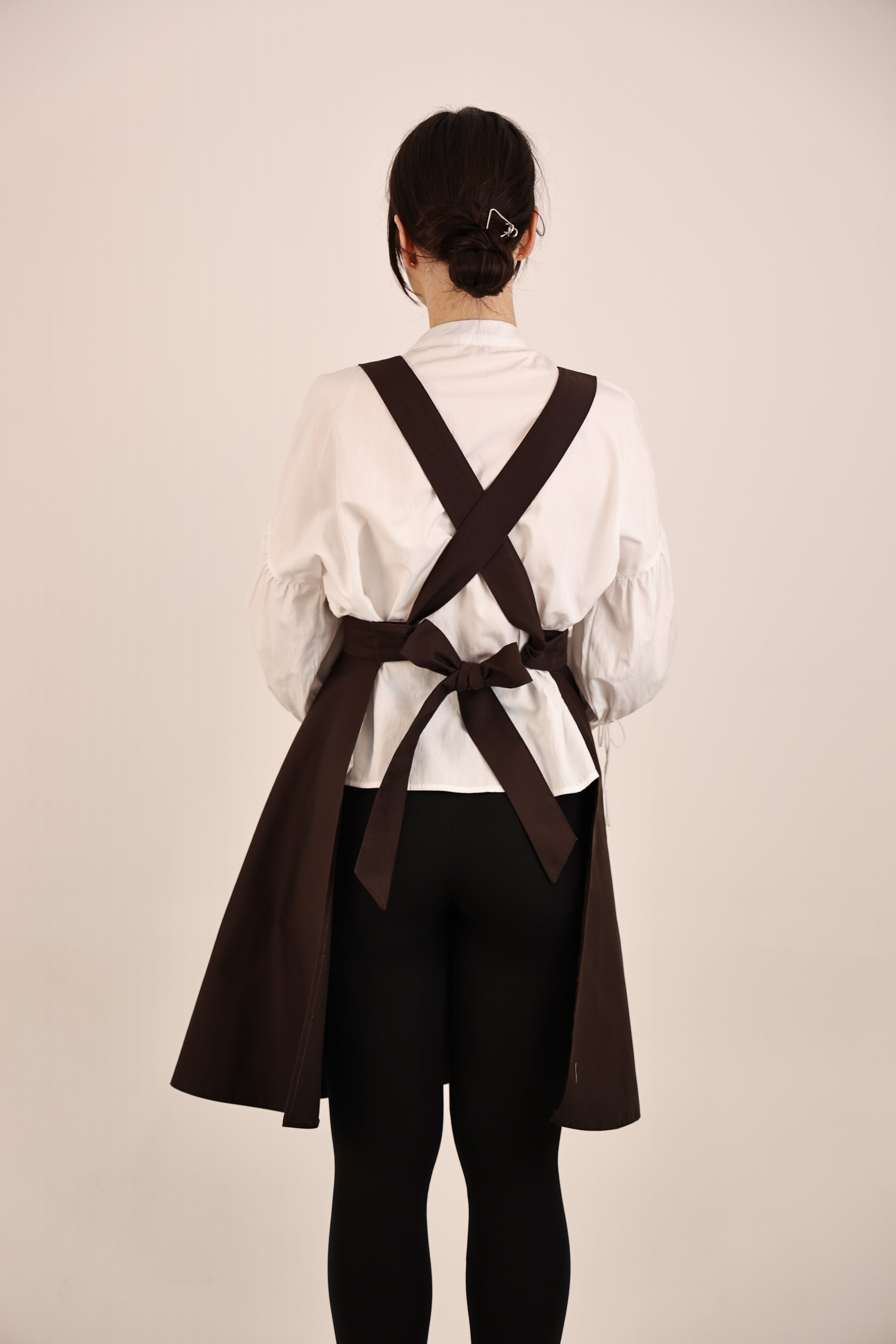 Crossback, pinafore or waist apron: which one you actually need