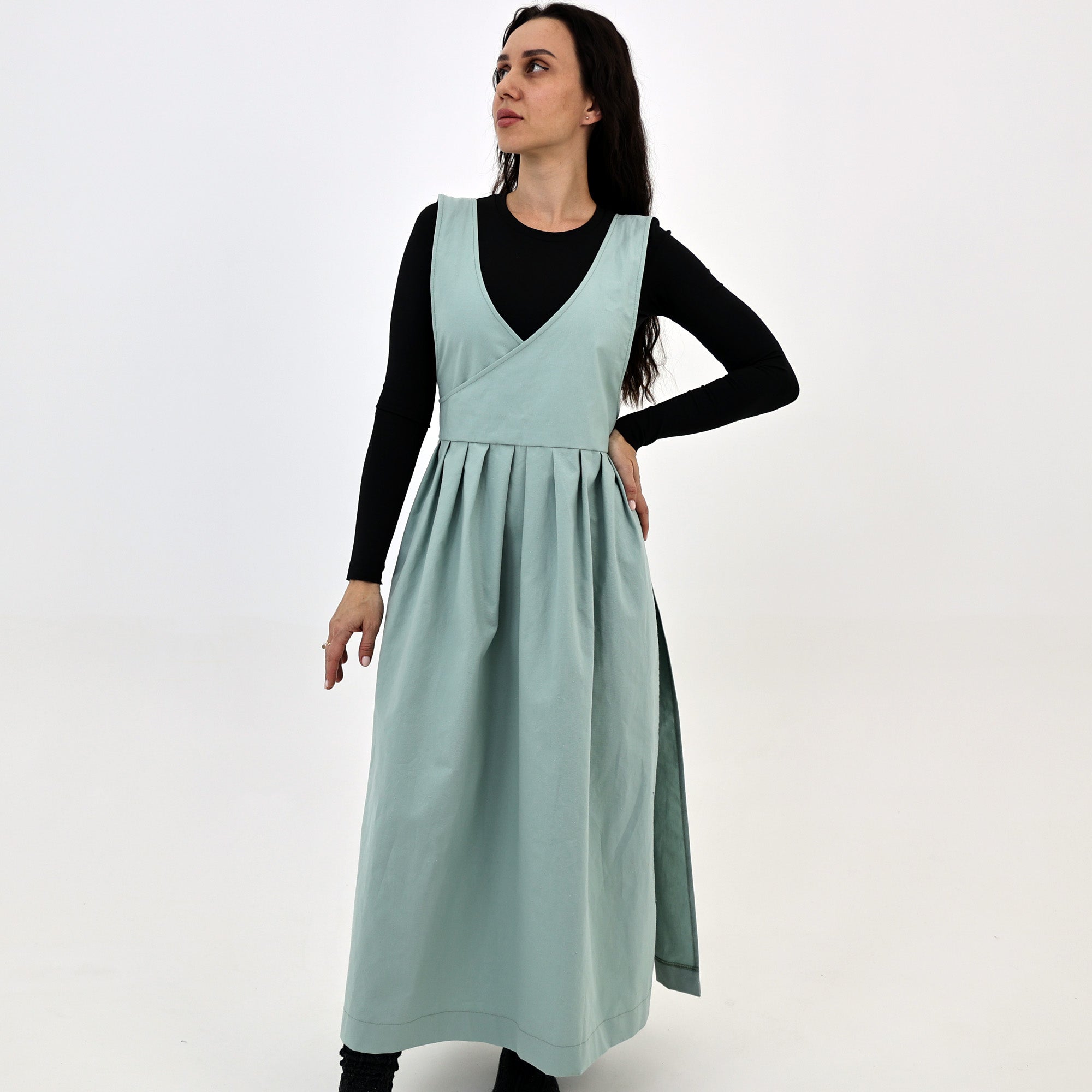 Outdoor gardening apron