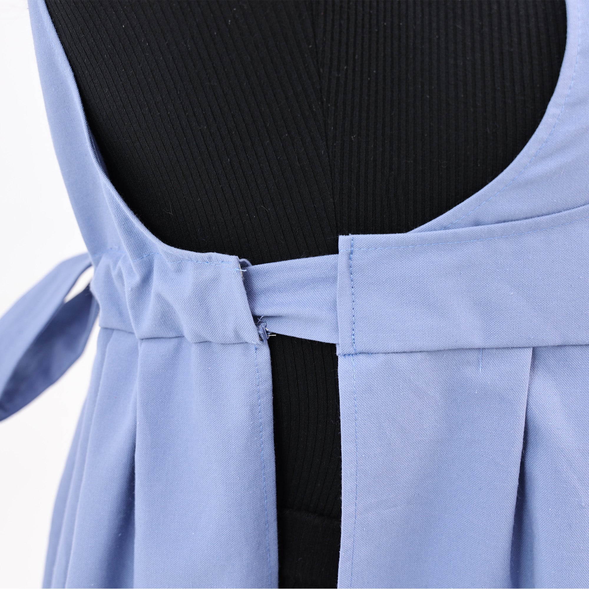 Outdoor gardening apron