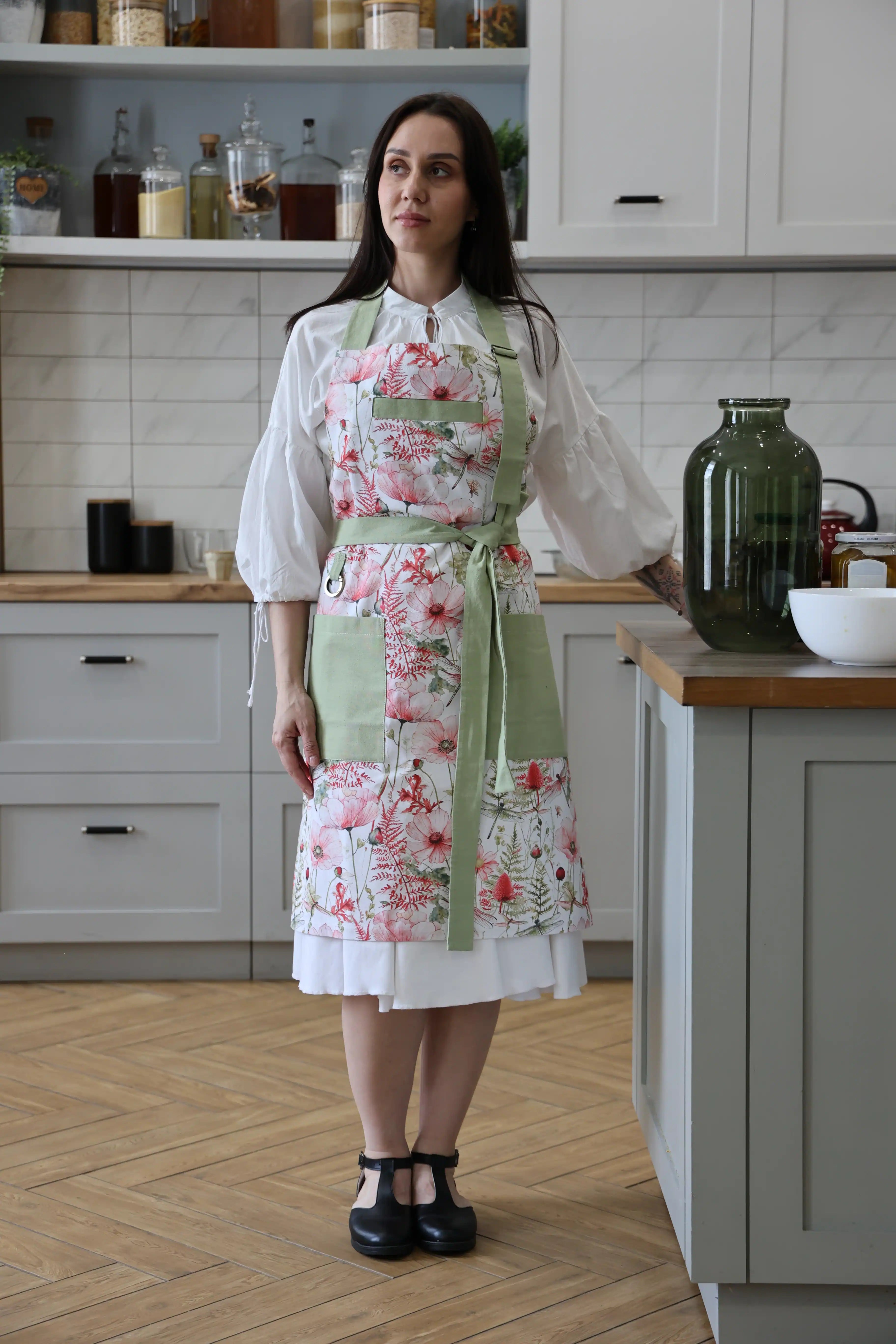 Rose Floral Adjustable Cotton Apron — One Size S to 2XL