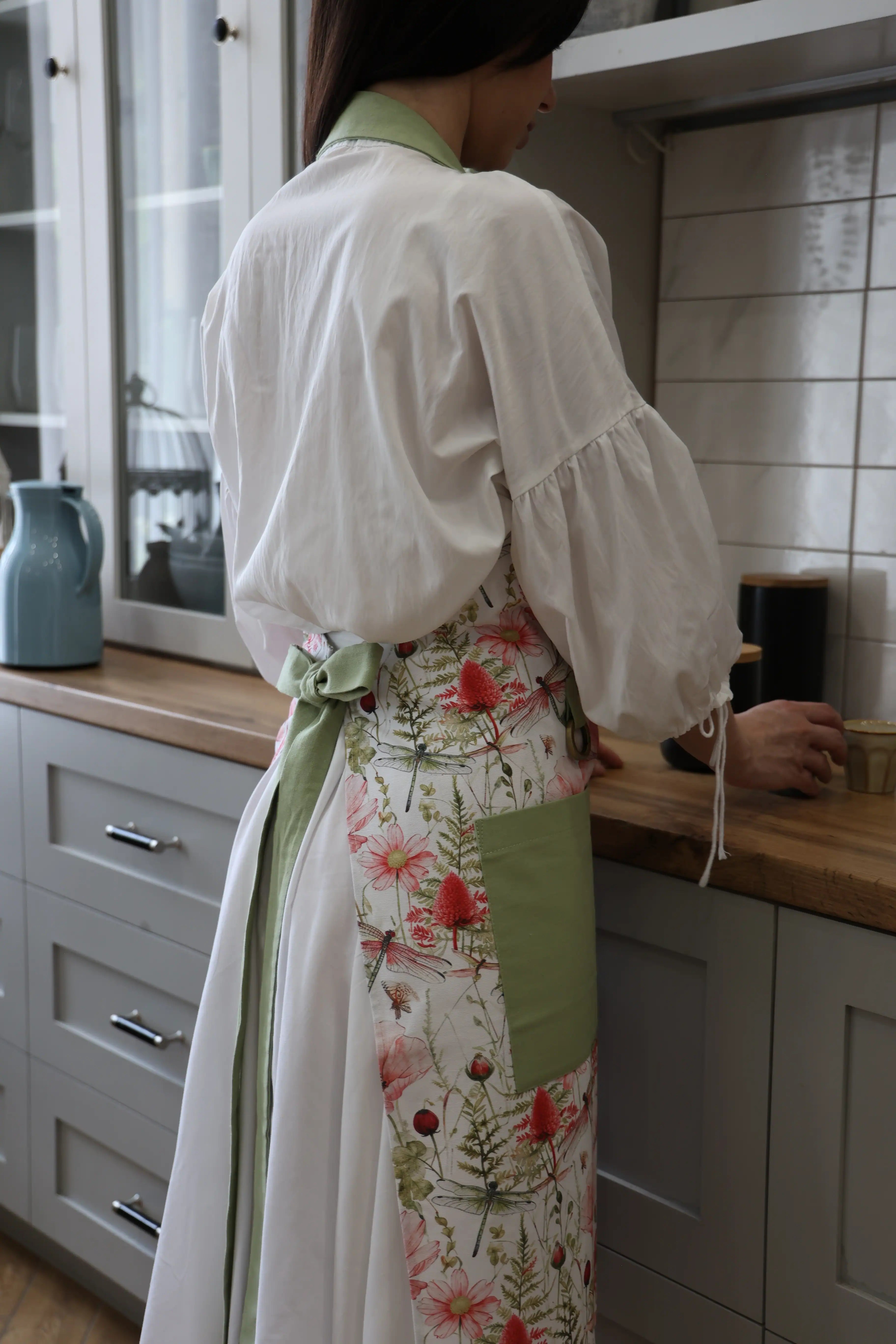 Rose Floral Adjustable Cotton Apron — One Size S to 2XL