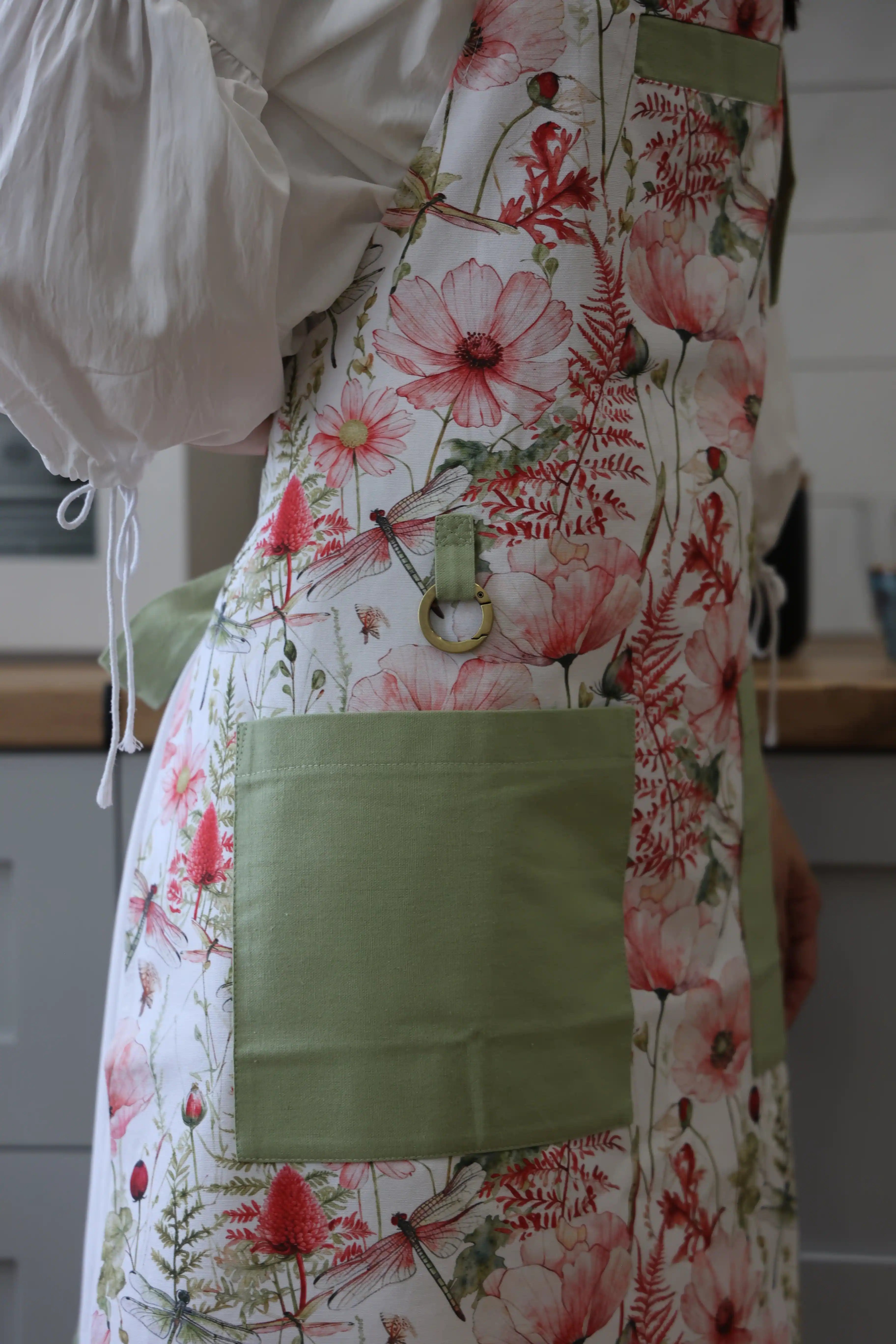 Rose Floral Adjustable Cotton Apron — One Size S to 2XL