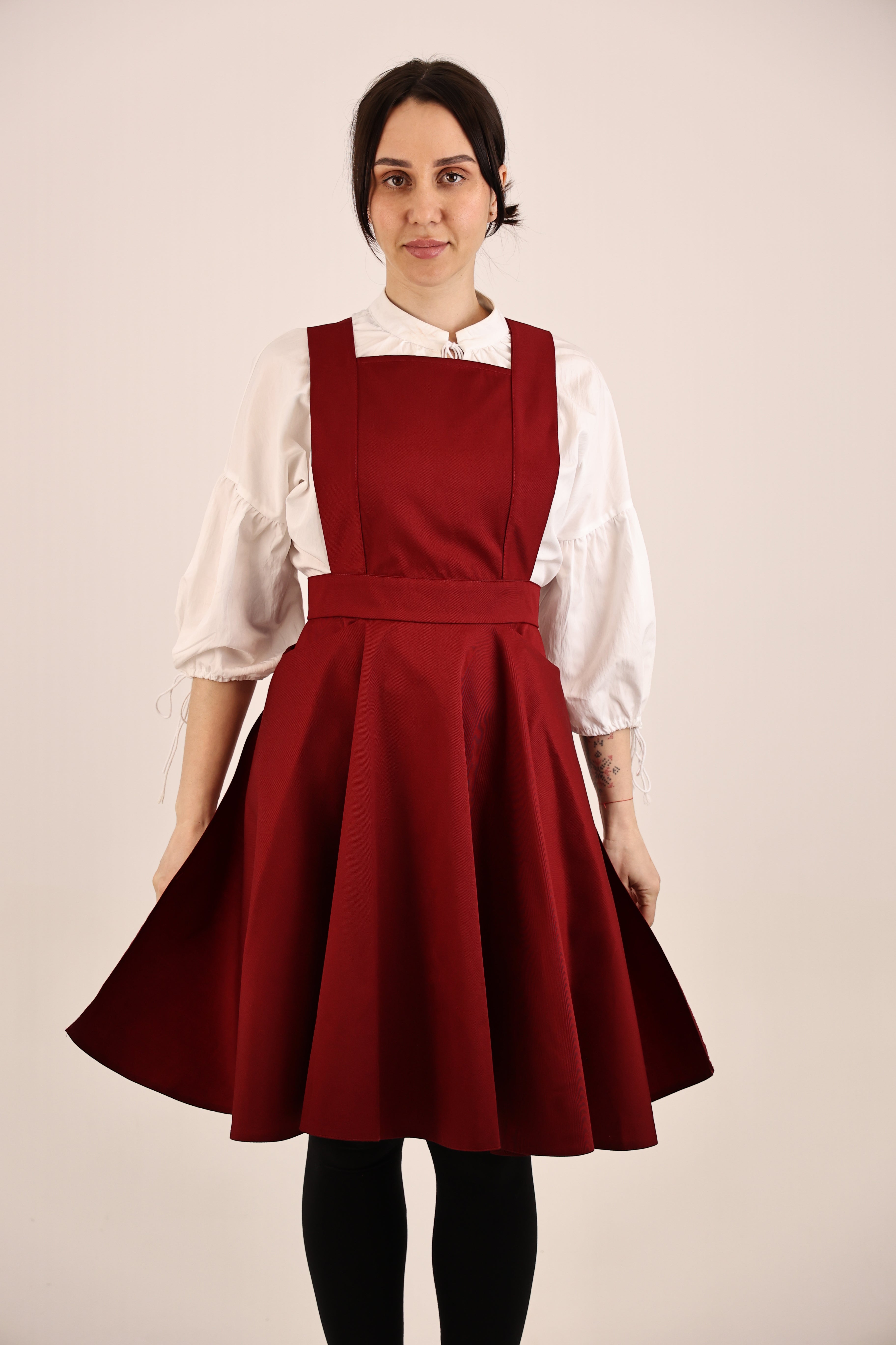 Café Crossback Apron — Burgundy