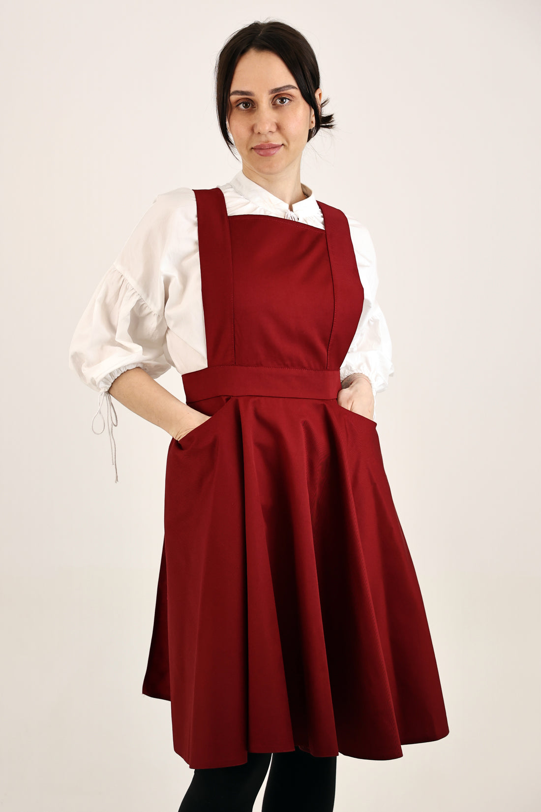 Café Crossback Apron — Burgundy