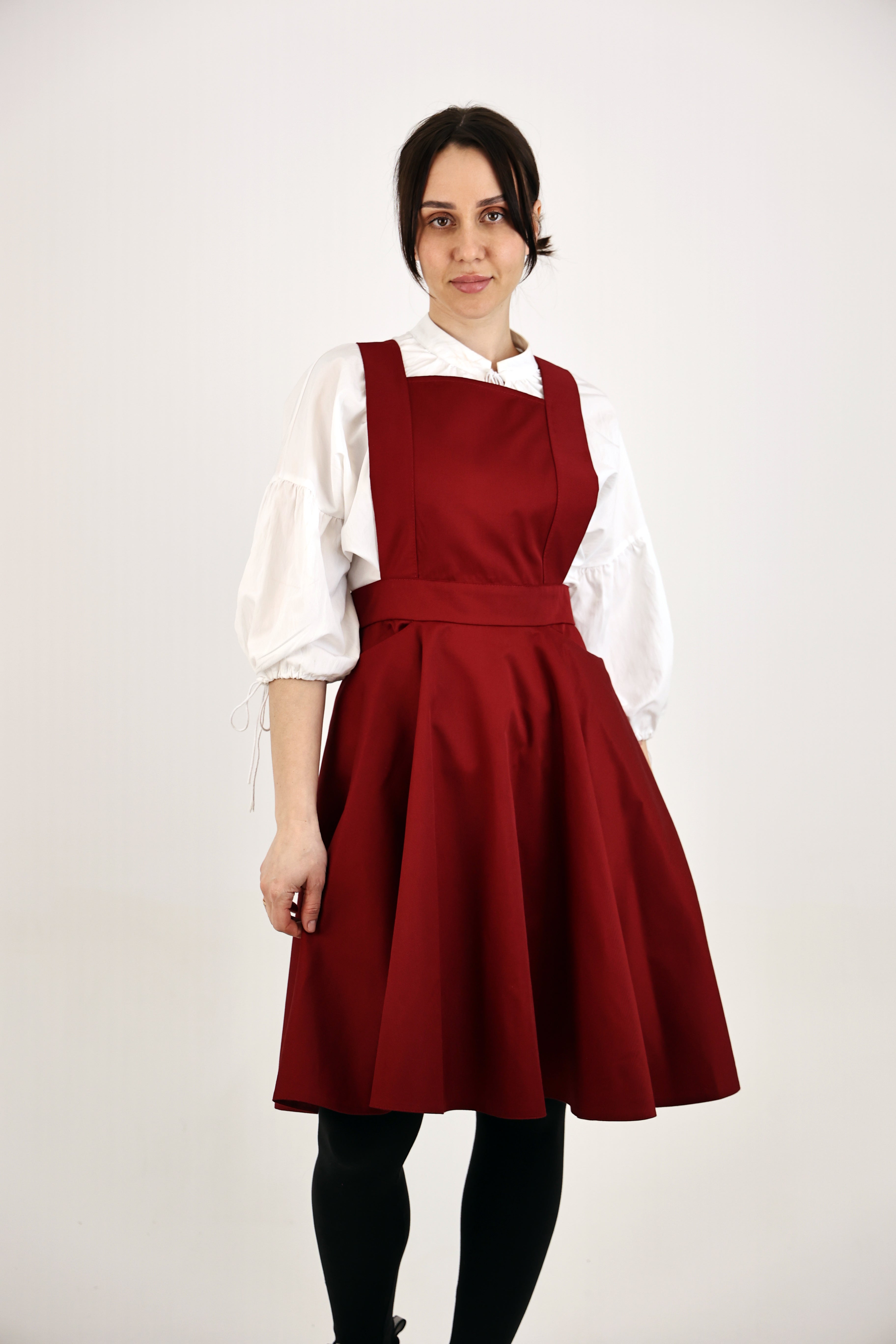 Café Crossback Apron — Burgundy