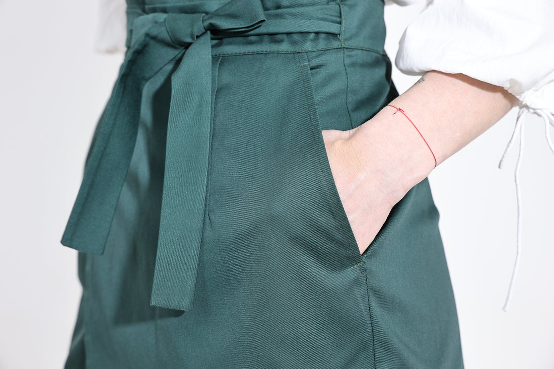 Hituka Pro Chef & Bartender Apron Emerald Green — Highly-Breathable Cross-Back Apron
