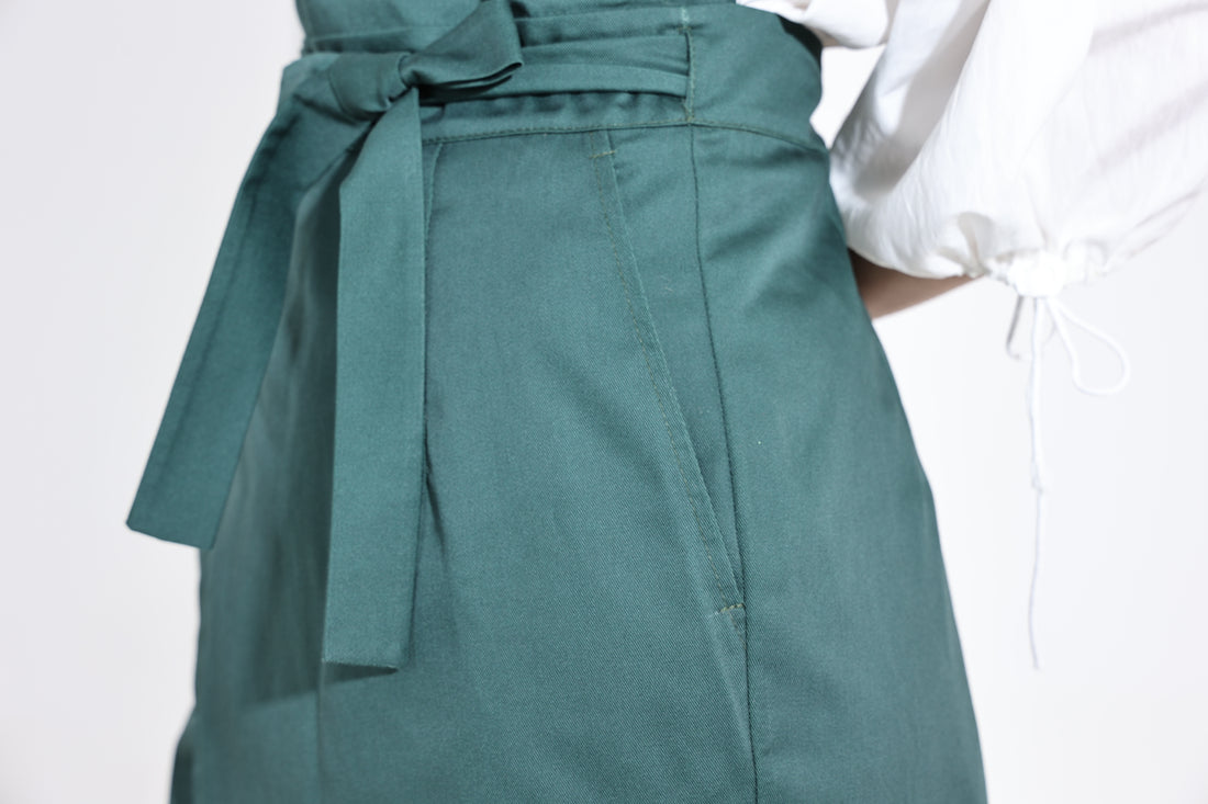 Hituka Pro Chef & Bartender Apron Emerald Green — Highly-Breathable Cross-Back Apron