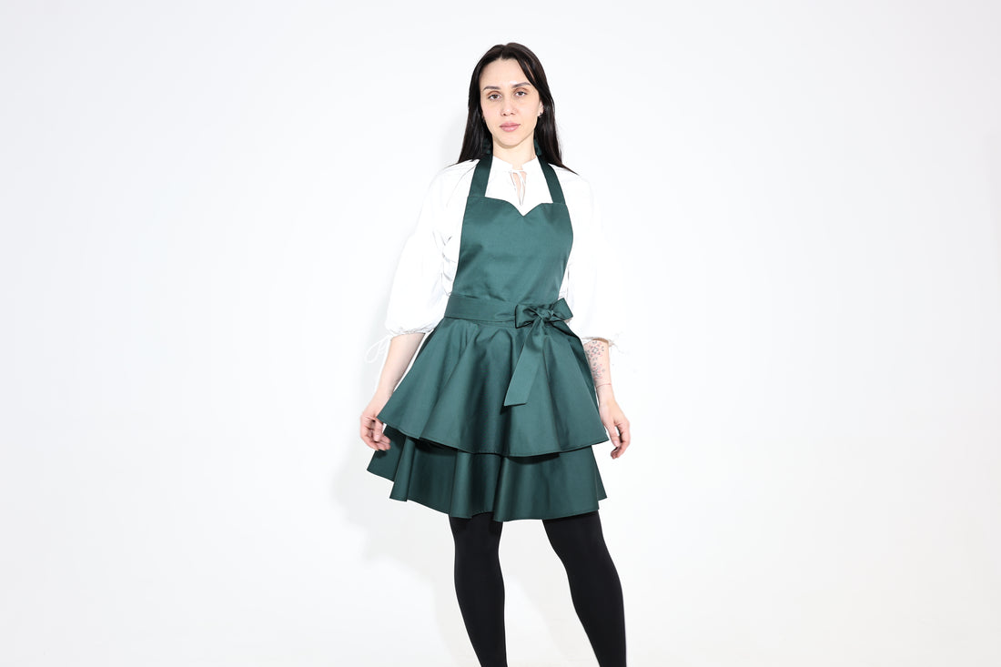 Daisy Ruffle Apron — Emerald Green