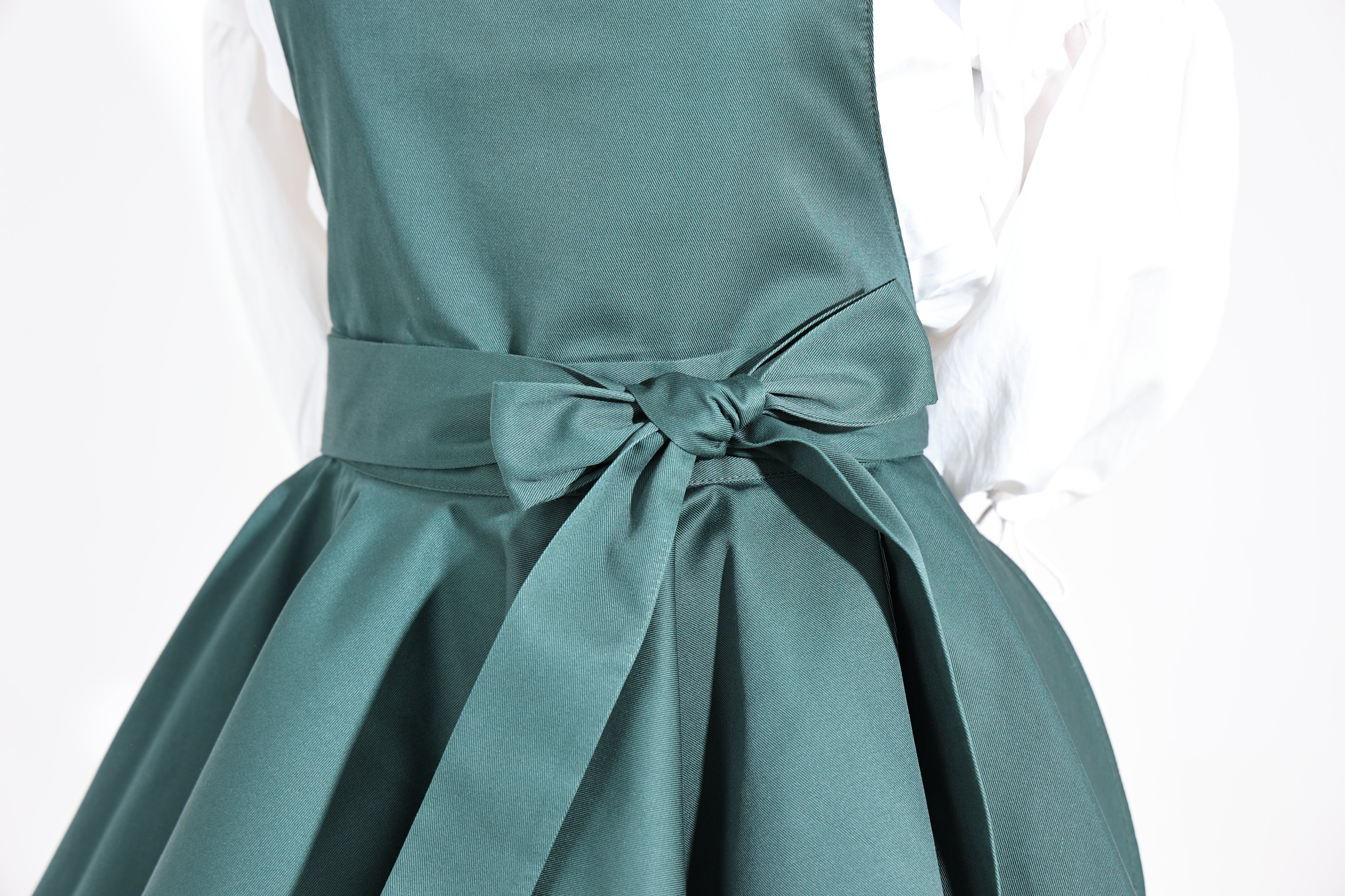 Daisy Ruffle Apron — Emerald Green