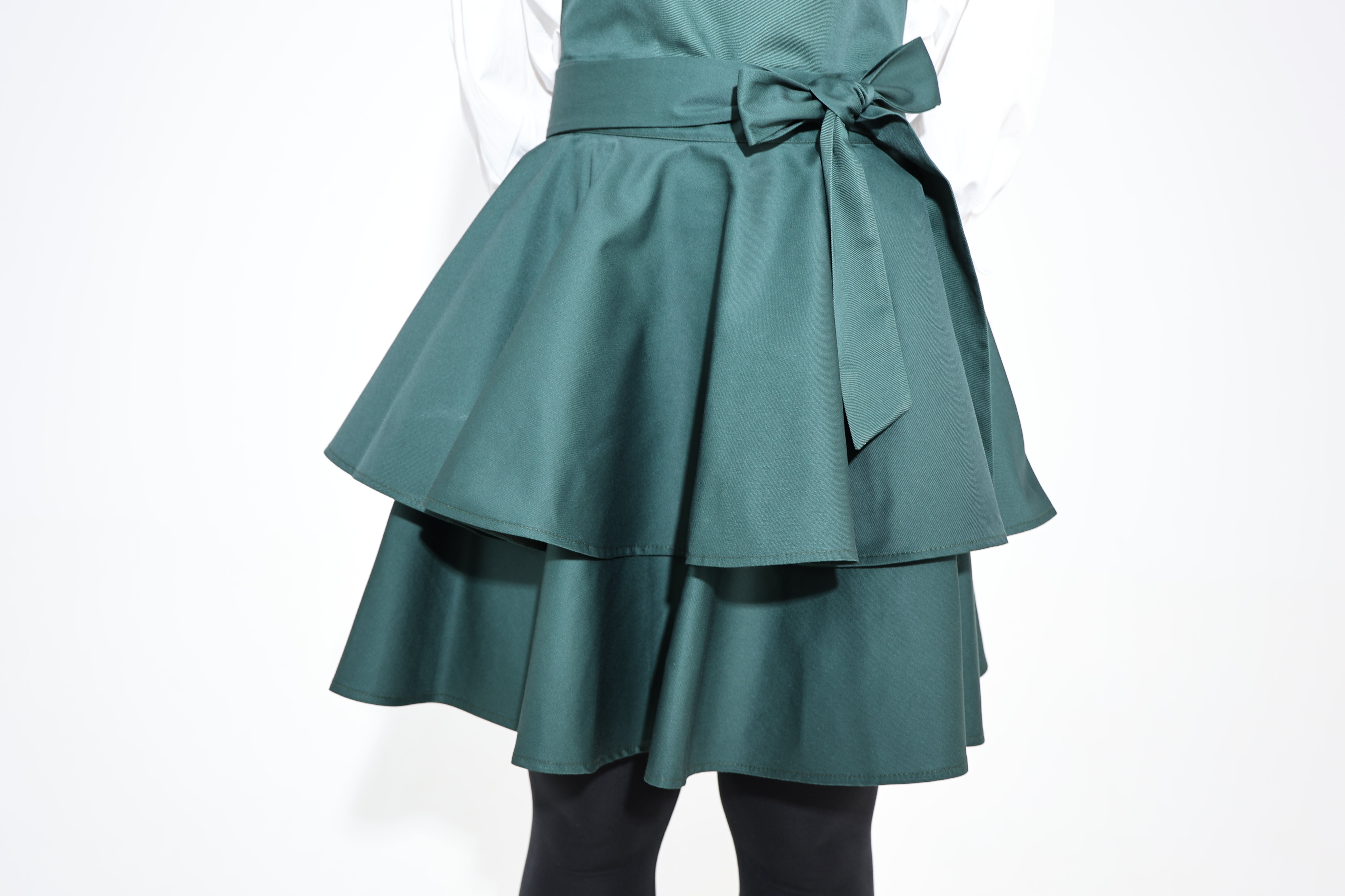Daisy Ruffle Apron — Emerald Green