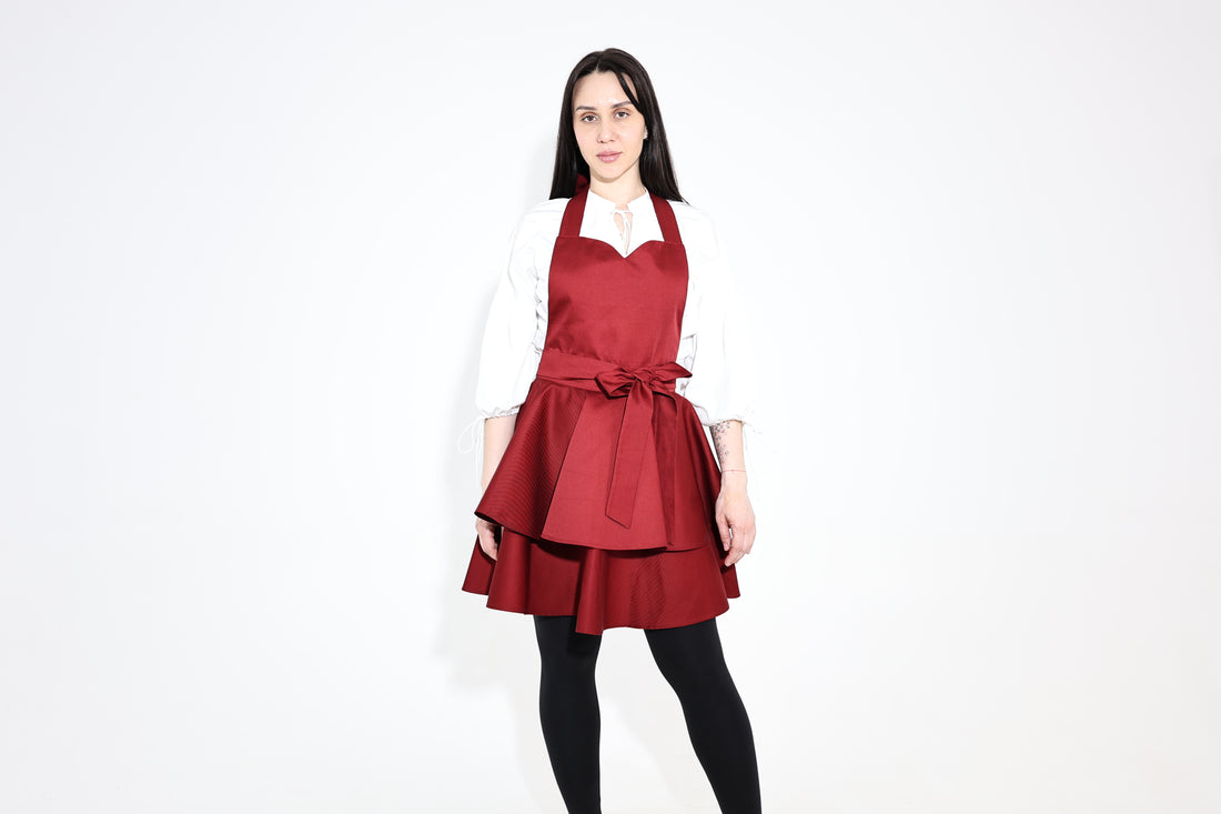Daisy Ruffle Apron — Burgundy