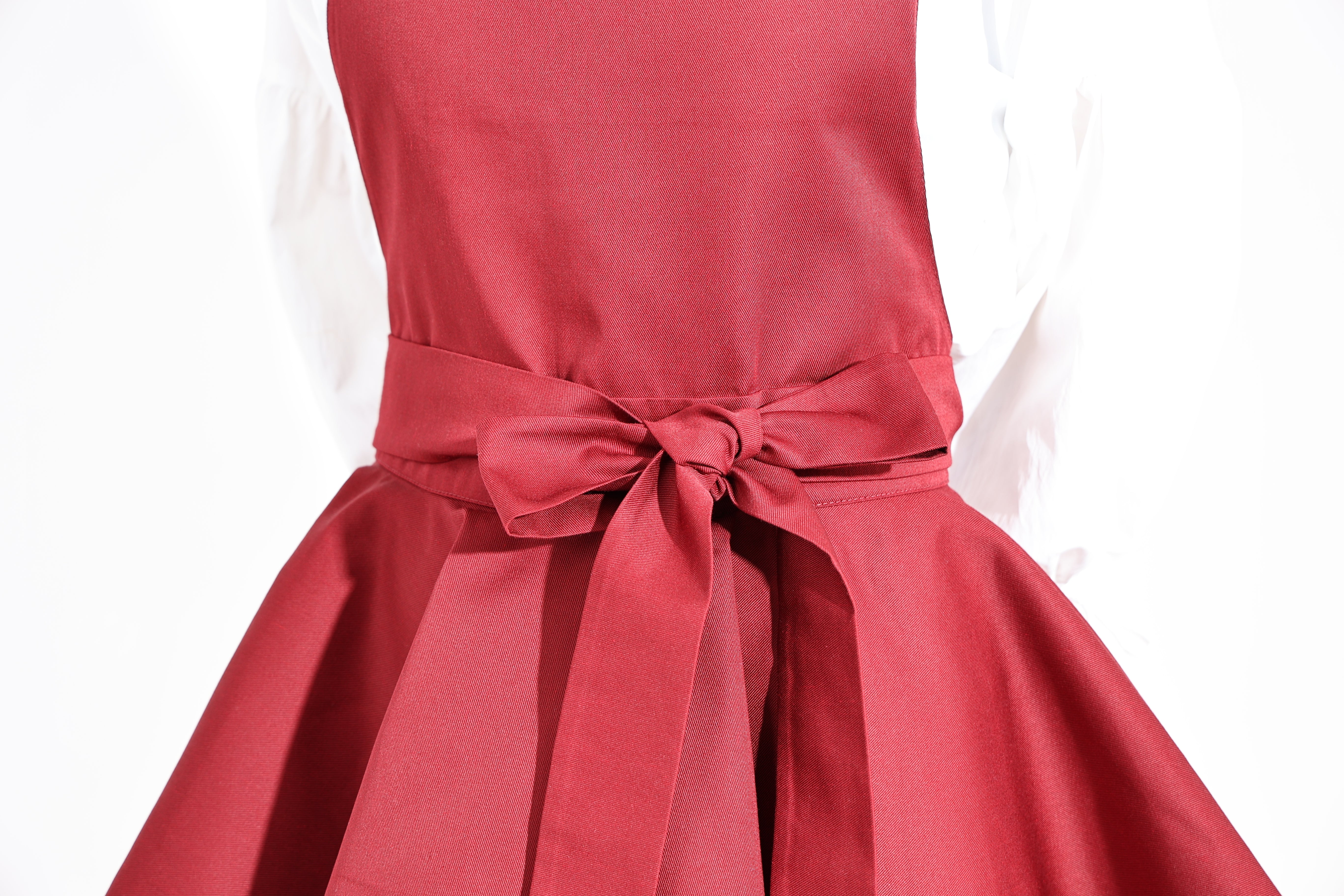 Daisy Ruffle Apron — Burgundy