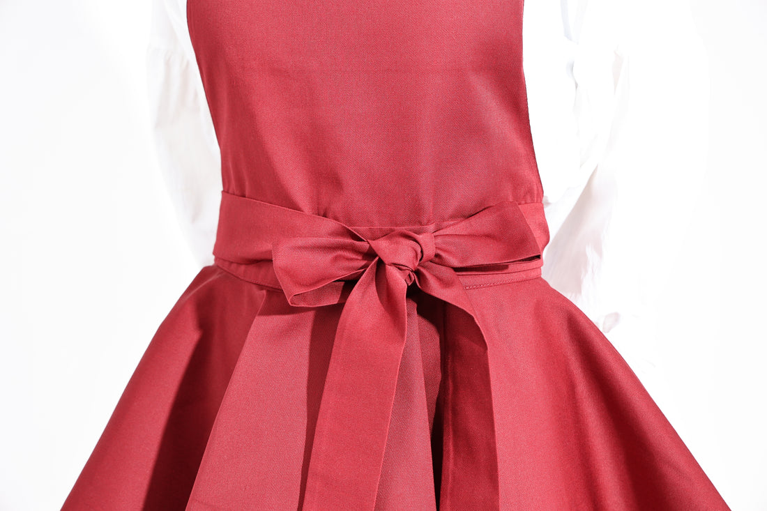 Daisy Ruffle Apron — Burgundy