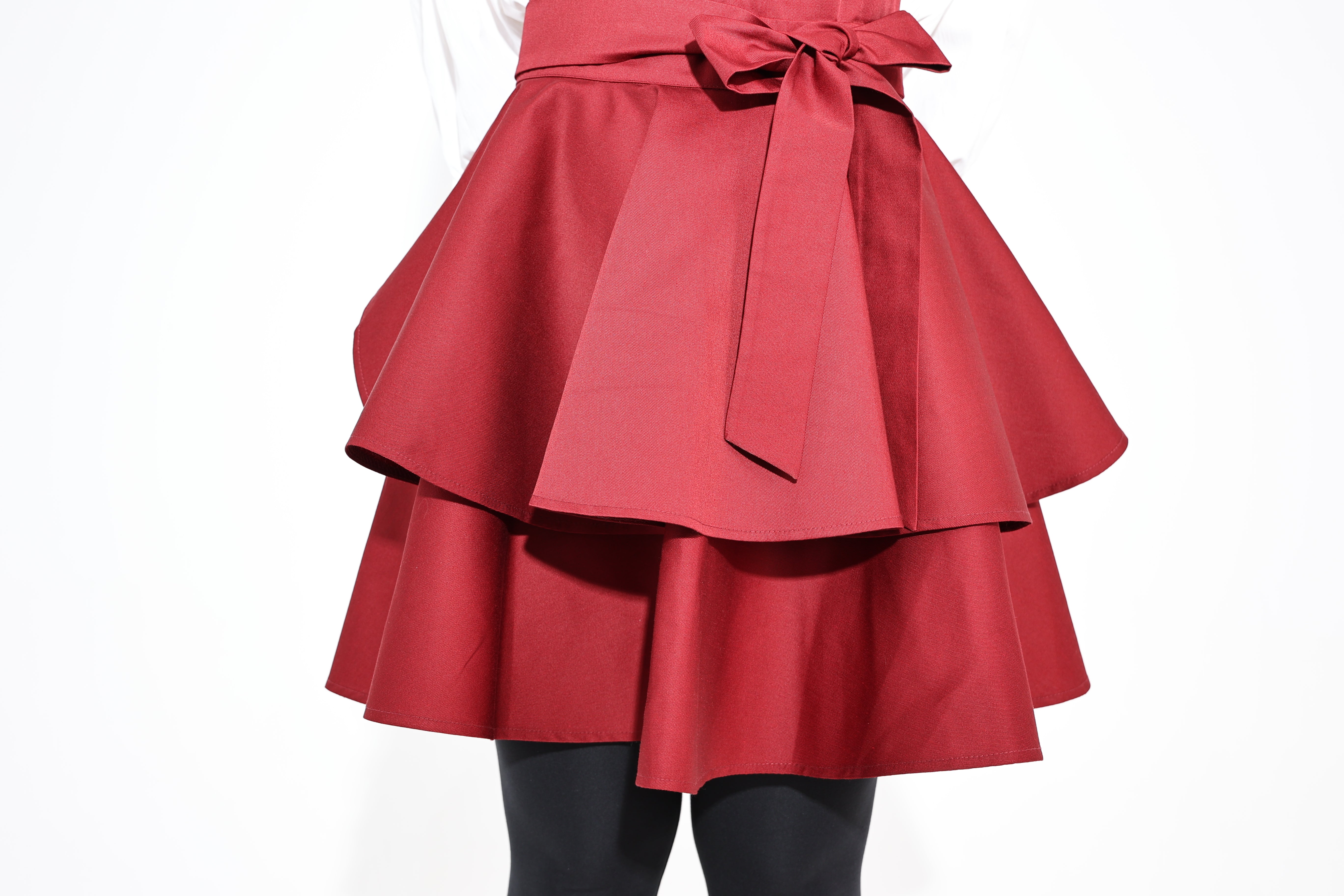 Daisy Ruffle Apron — Burgundy